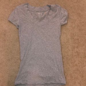 Active Basic American Brand V-Neck T-Shirt